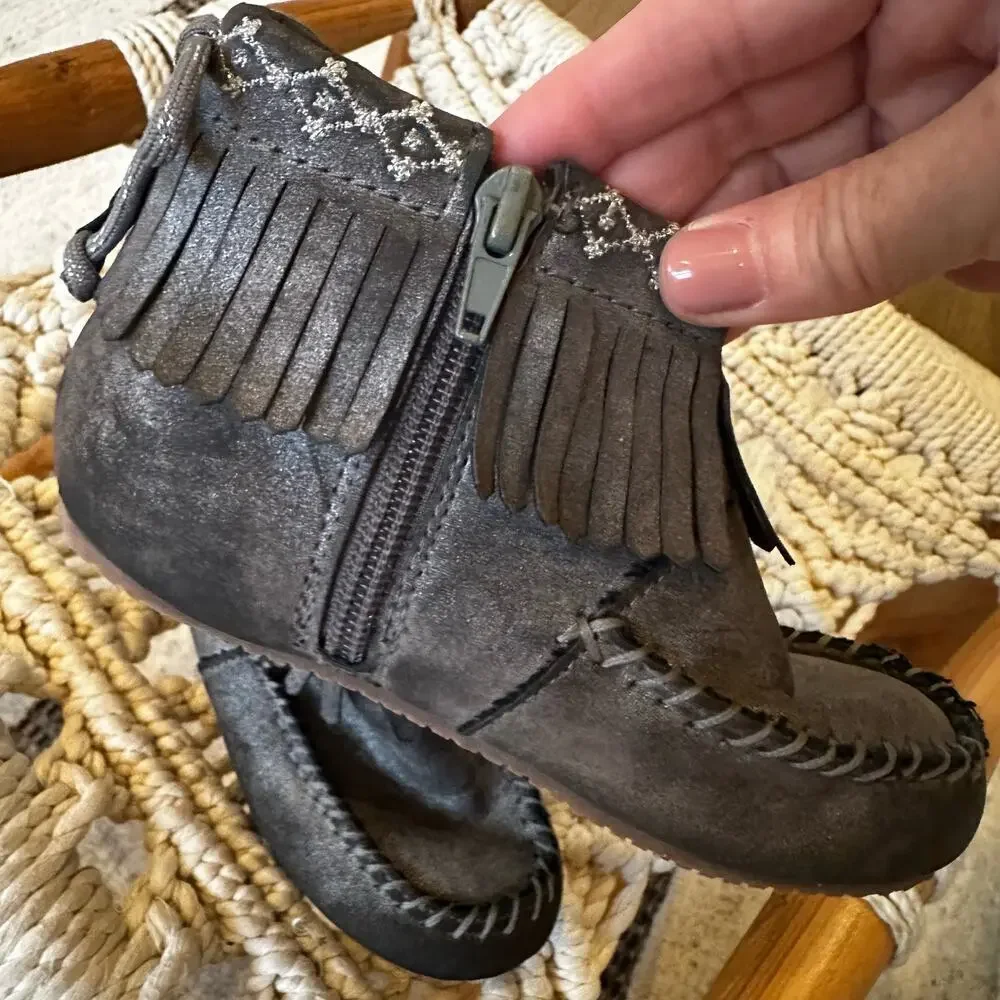 Hanna Andersson Kids Girls Grey‎ Metallic Fringe Moccasins Side Zip High Top 11